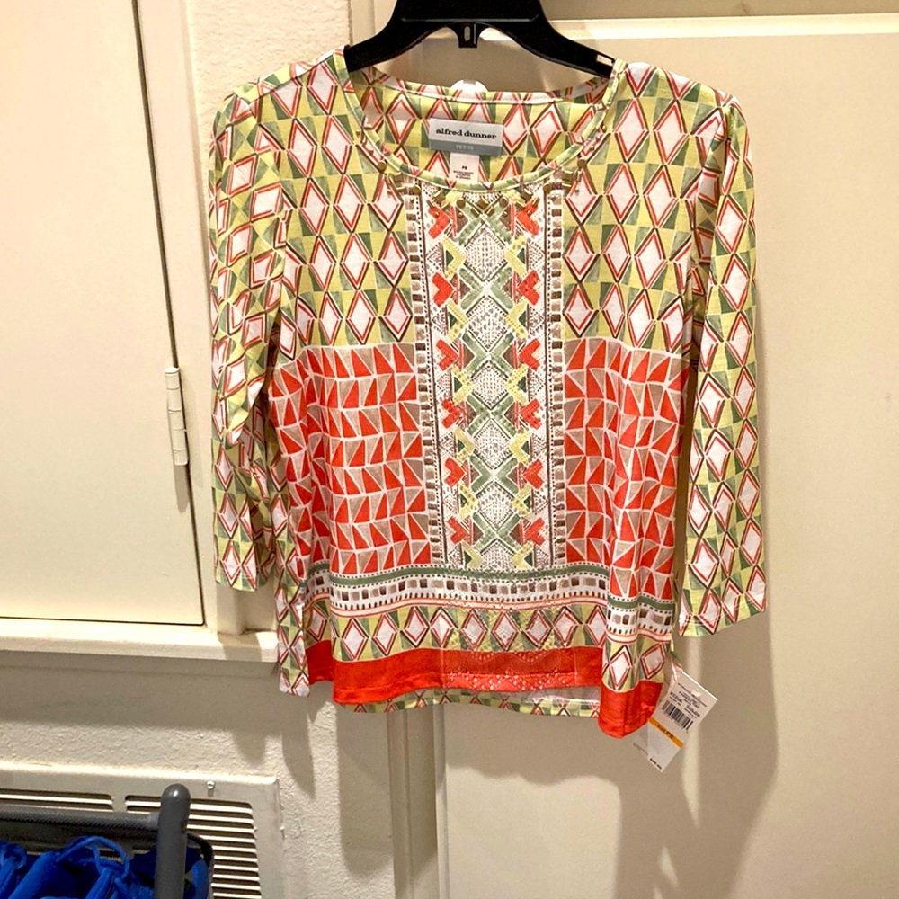 NEW-Alfred Dunner top with lace on the front.